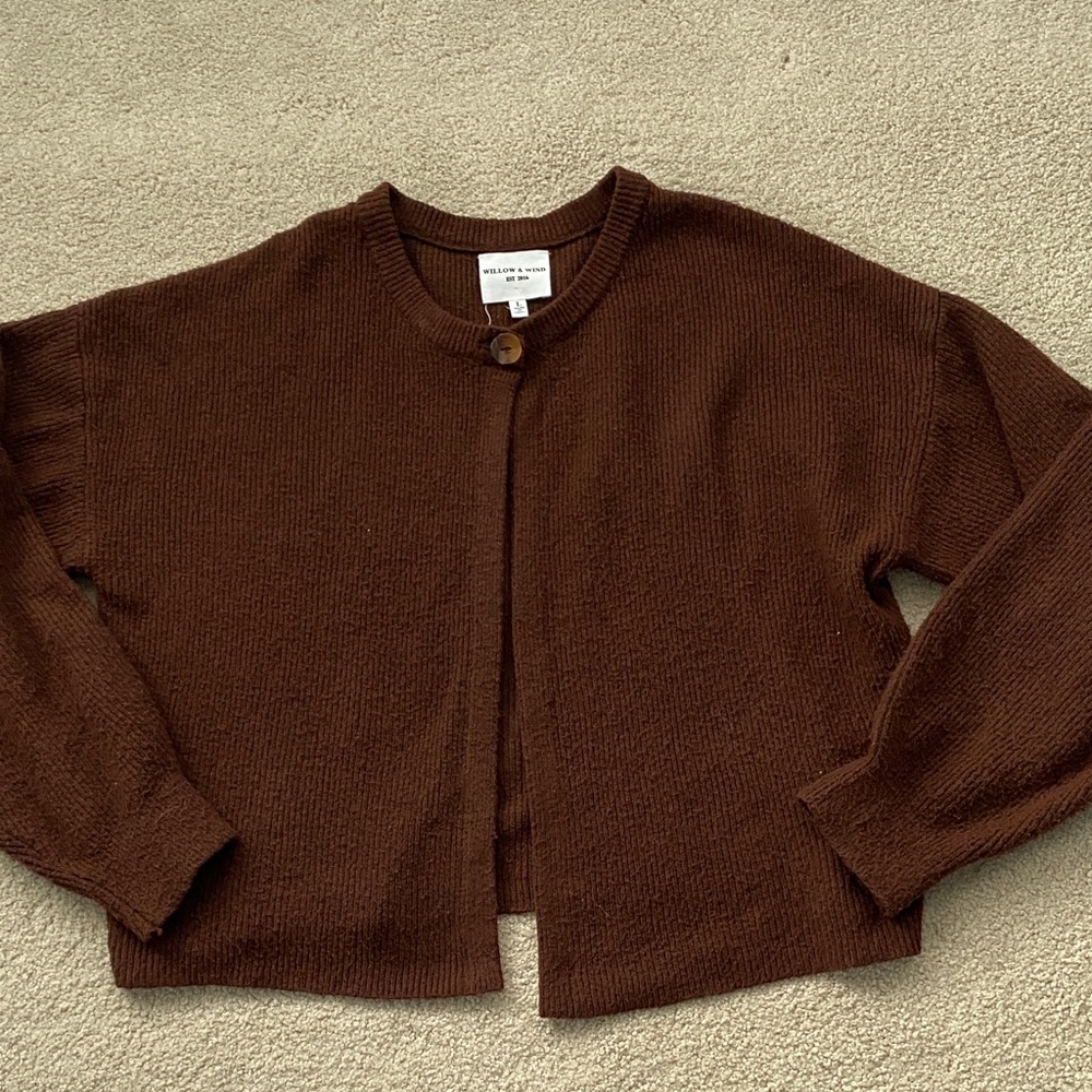 Willow & Wind size large brown cardigan with one button at collar